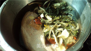 菜干红萝卜汤的做法步骤：2