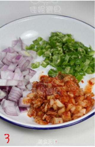 辣白菜土豆泥拌饭的做法步骤：3