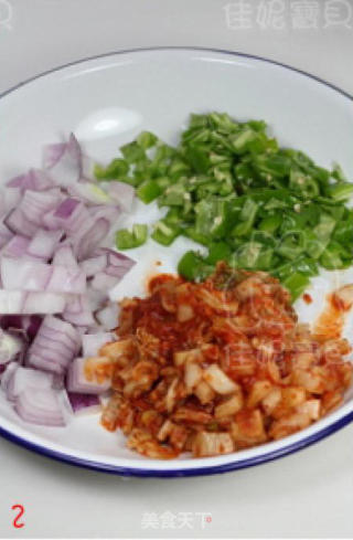 辣白菜土豆泥煎饼的做法步骤：2