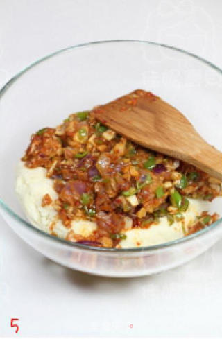 辣白菜土豆泥煎饼的做法步骤：2