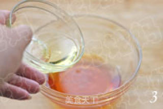 广式豆沙蛋黄月饼的做法步骤：3
