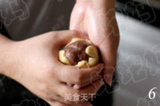 广式豆沙蛋黄月饼的做法步骤：3