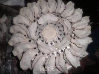 韭菜鸡蛋木耳素馅饺子的做法步骤：2