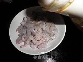 年菜十七超弹性无水的----虾仁炒腰果的做法步骤：3