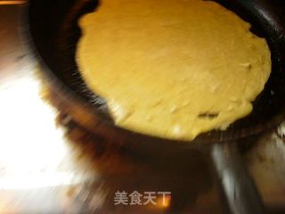儿子的最爱--山东五谷煎饼葱花卷的做法步骤：2