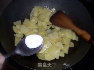 家常土豆片的做法步骤：2