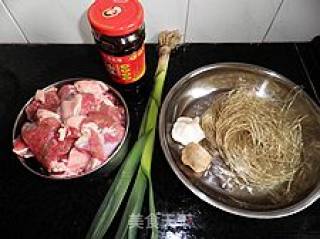 年菜十八喜气洋洋-----蒜香羊肉粉丝煲的做法步骤：3