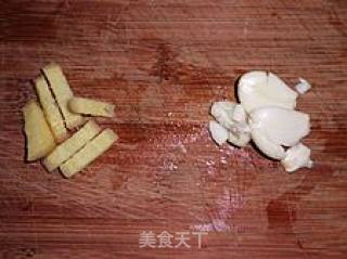年菜十八喜气洋洋-----蒜香羊肉粉丝煲的做法步骤：3