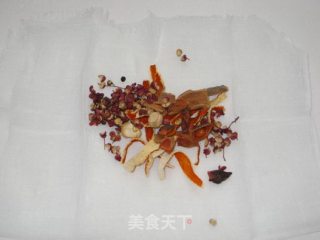 五香皮冻的做法步骤：4