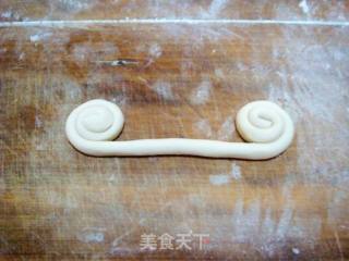 花样面食——蝴蝶馒头的做法步骤：2