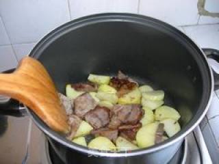 西红柿牛肉汤的做法步骤：2