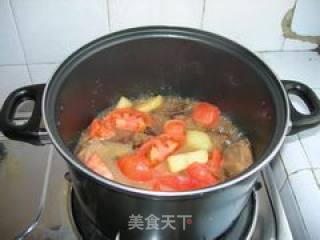 西红柿牛肉汤的做法步骤：2
