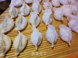 菠菜鸡蛋素水饺的做法步骤：4