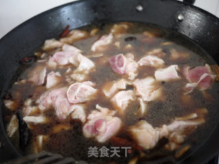 红烧牛蹄筋的做法步骤：2