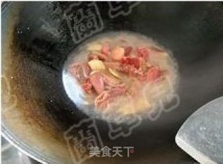 鹌鹑蛋烧乳鸽的做法步骤：4