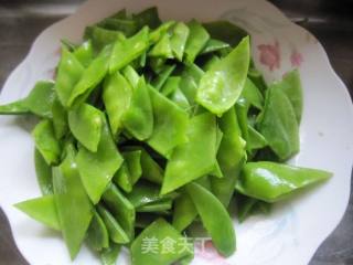 腊肉炒荷兰豆的做法步骤：3