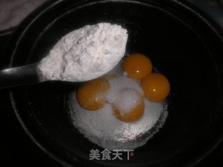 电饭锅制作蛋糕~情人节了做给你爱的人吧！的做法步骤：2