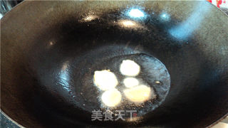 蒜炒肉的做法步骤：2