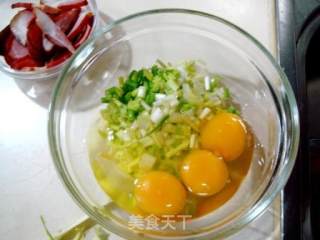 下饭小菜“韭黄鸡蛋炒腊肉”的做法步骤：4