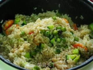 虾仁焖饭的做法步骤：4