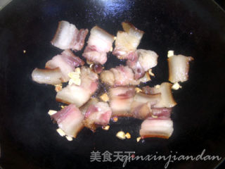 白菜豆干炒腊肉的做法步骤：3