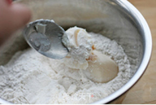 苏式月饼 蛋黄豆沙酥的做法步骤：2