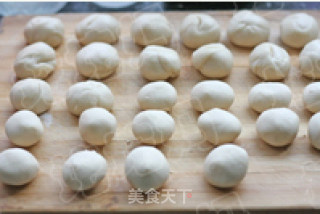 苏式月饼 蛋黄豆沙酥的做法步骤：2