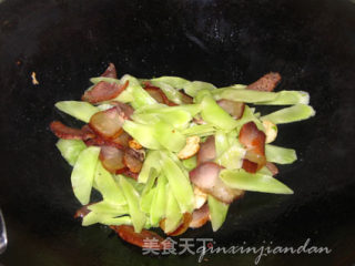 莴笋炒酱肉的做法步骤：2