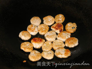 辣椒炒鱼饼的做法步骤：3