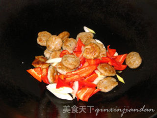 辣椒炒鱼饼的做法步骤：3