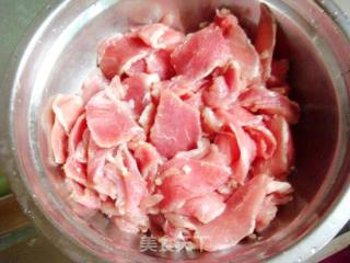 我家拿手菜——蒜爆羊肉的做法步骤：3