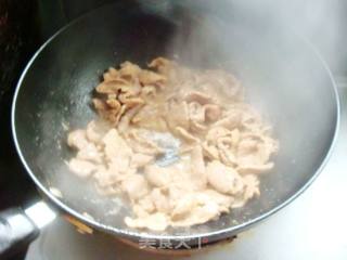 我家拿手菜——蒜爆羊肉的做法步骤：3