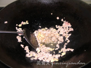 榄菜肉松炒四季豆的做法步骤：3