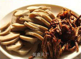 茶树菇烧面筋的做法步骤：3