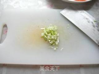 玉米炒三色的做法步骤：2