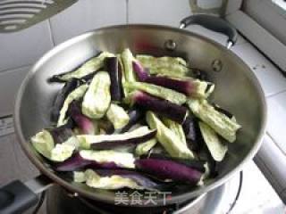 尖椒炒茄子的做法步骤：2