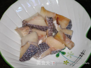 银鳕鱼西兰花沙拉的做法步骤：4