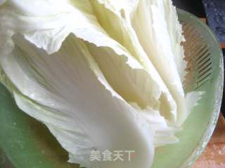 湘菜馆里都有的---剁椒大白菜的做法步骤：2