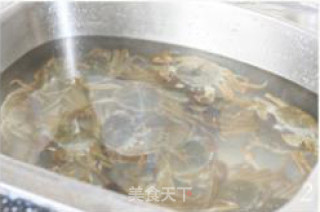 清蒸大闸蟹的做法步骤：2