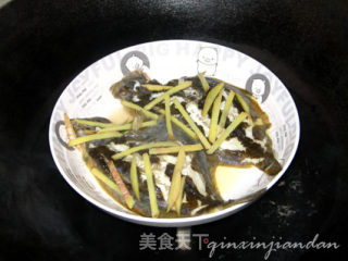 清蒸左口鱼的做法步骤：2