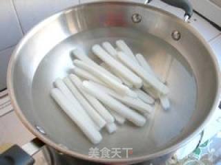 培根炒年糕的做法步骤：2