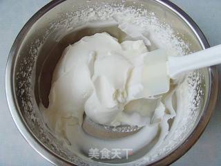 爱的延续：草莓慕斯蛋糕的做法步骤：2