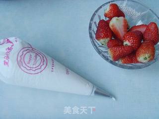爱的延续：草莓慕斯蛋糕的做法步骤：2