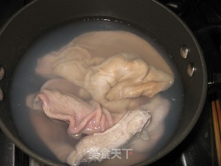 腐竹猪肚汤的做法步骤：2