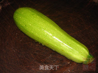 西葫芦炒鸡脯肉的做法步骤：3
