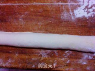 香酥松软肉烧饼的做法步骤：2