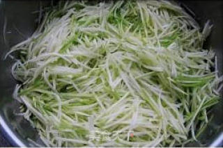 茭瓜大菜饺的做法步骤：2