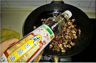 家常小炒---芽菜炒香干的做法步骤：2