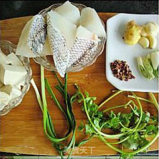 家常补钙菜肴----鳕鱼炖豆腐的做法步骤：2