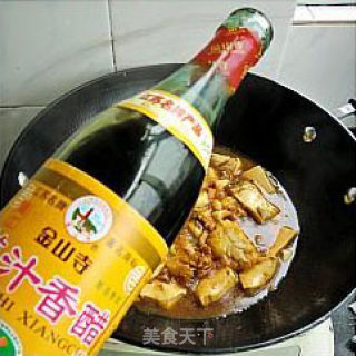 家常补钙菜肴----鳕鱼炖豆腐的做法步骤：2